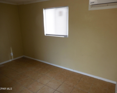 8316 Mercury Street - Photo Thumbnail 9