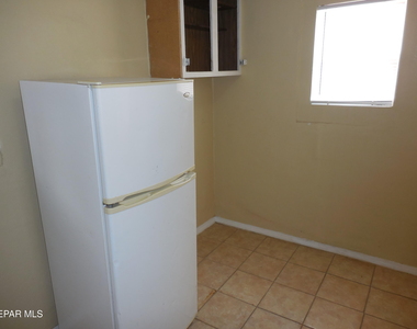 8316 Mercury Street - Photo Thumbnail 3