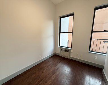 28 Wilson Avenue - Photo Thumbnail 7