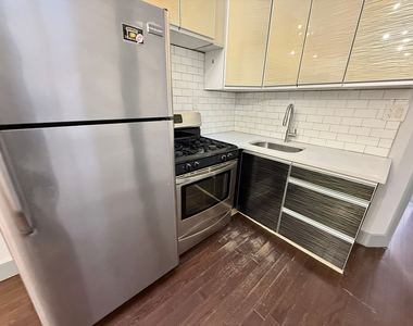 28 Wilson Avenue - Photo Thumbnail 2