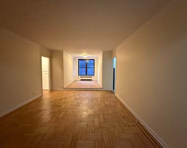 124 East 24th Street - Photo Thumbnail 4