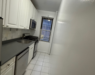 124 East 24th Street - Photo Thumbnail 10