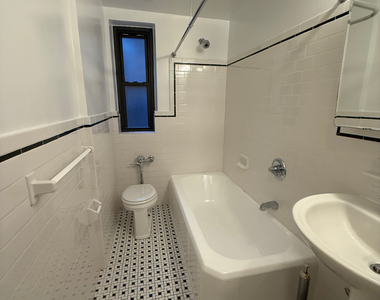 124 East 24th Street - Photo Thumbnail 12
