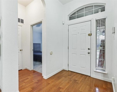 2136 Walden Place - Photo Thumbnail 2