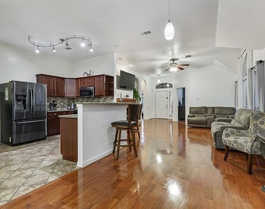 2136 Walden Place - Photo Thumbnail 8