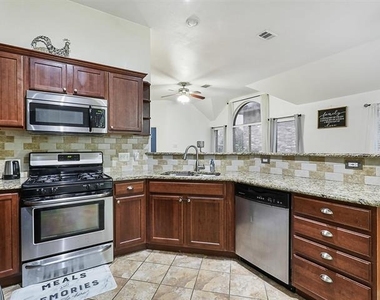 2136 Walden Place - Photo Thumbnail 7
