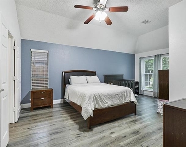 2136 Walden Place - Photo Thumbnail 15