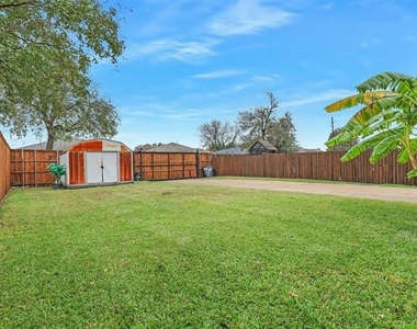2136 Walden Place - Photo Thumbnail 19