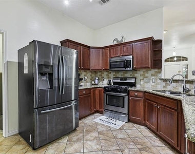 2136 Walden Place - Photo Thumbnail 22