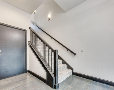 109 Ne 3rd Street - Photo Thumbnail 5