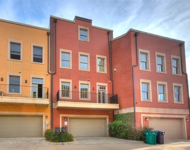 109 Ne 3rd Street - Photo Thumbnail 4