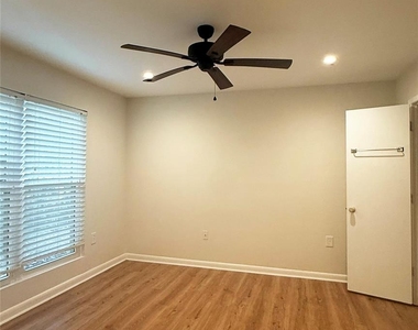 4948 Sardis Road - Photo Thumbnail 17
