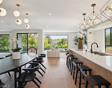 22268 Avenue San Luis - Photo Thumbnail 12