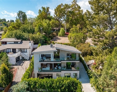22268 Avenue San Luis - Photo Thumbnail 1