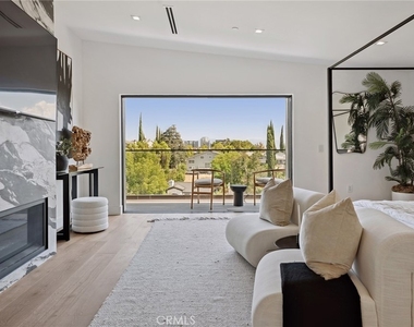 22268 Avenue San Luis - Photo Thumbnail 28
