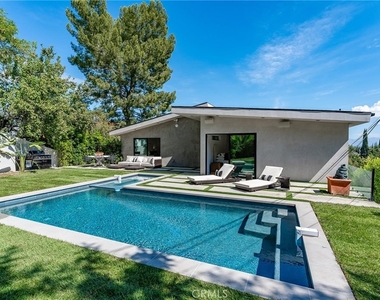 22268 Avenue San Luis - Photo Thumbnail 45