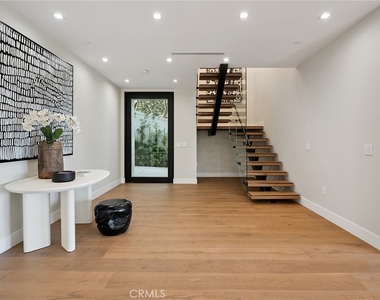 22268 Avenue San Luis - Photo Thumbnail 22