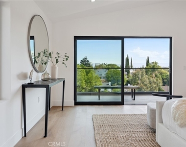 22268 Avenue San Luis - Photo Thumbnail 38
