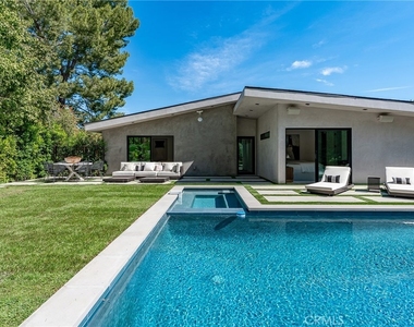 22268 Avenue San Luis - Photo Thumbnail 46