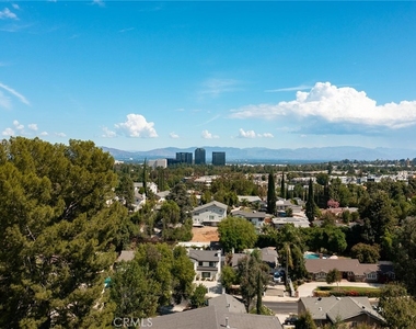 22268 Avenue San Luis - Photo Thumbnail 51