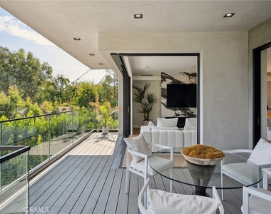 22268 Avenue San Luis - Photo Thumbnail 17