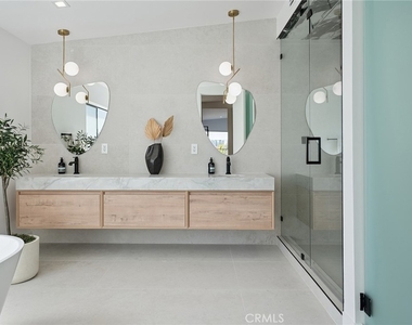 22268 Avenue San Luis - Photo Thumbnail 33