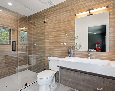 22268 Avenue San Luis - Photo Thumbnail 21
