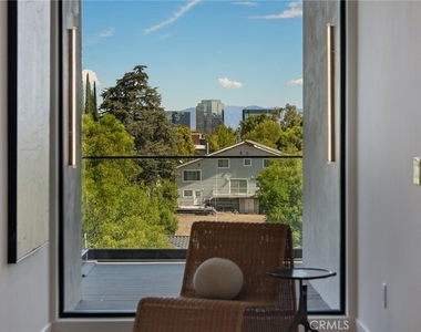 22268 Avenue San Luis - Photo Thumbnail 26