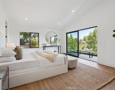 22268 Avenue San Luis - Photo Thumbnail 37