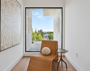 22268 Avenue San Luis - Photo Thumbnail 25