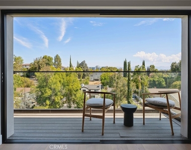 22268 Avenue San Luis - Photo Thumbnail 29