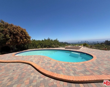 10723 Stradella Court - Photo Thumbnail 15