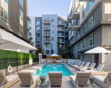 1120 W 6th Street - Photo Thumbnail 48