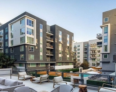 1120 W 6th Street - Photo Thumbnail 22