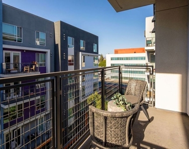 1120 W 6th Street - Photo Thumbnail 16