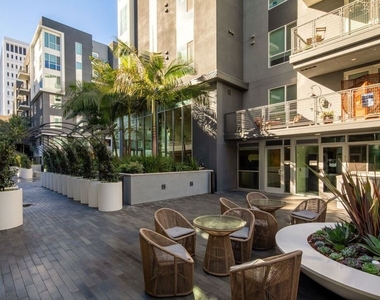1120 W 6th Street - Photo Thumbnail 18