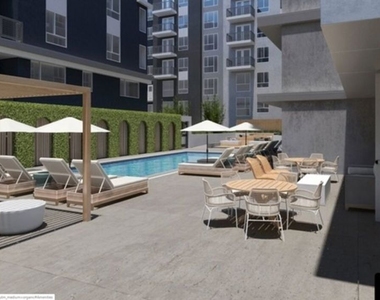 1120 W 6th Street - Photo Thumbnail 44