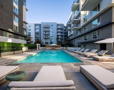 1120 W 6th Street - Photo Thumbnail 27