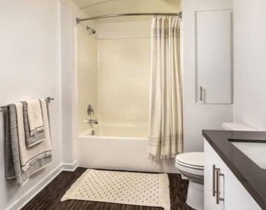 1120 W 6th Street - Photo Thumbnail 9