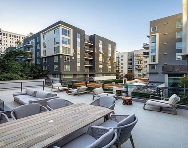 1120 W 6th Street - Photo Thumbnail 20
