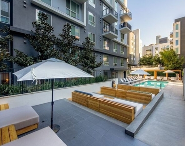 1120 W 6th Street - Photo Thumbnail 40