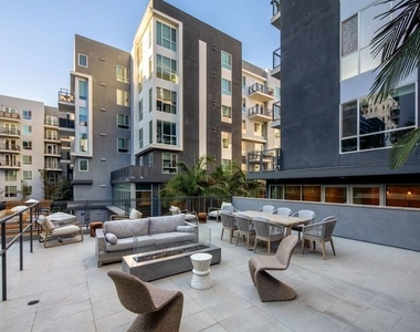 1120 W 6th Street - Photo Thumbnail 29