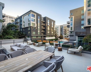1120 W 6th Street - Photo Thumbnail 31