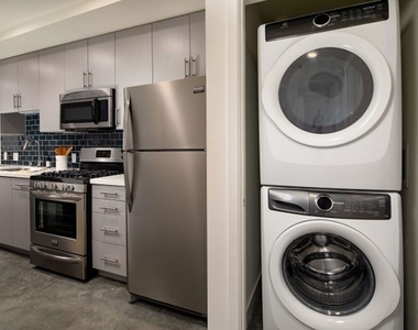 1120 W 6th Street - Photo Thumbnail 7