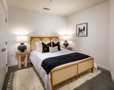 1120 W 6th Street - Photo Thumbnail 10