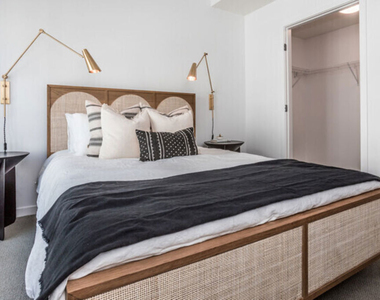 1120 W 6th Street - Photo Thumbnail 40