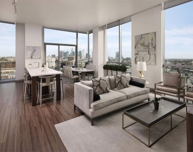 3033 Wilshire Boulevard - Photo Thumbnail 4