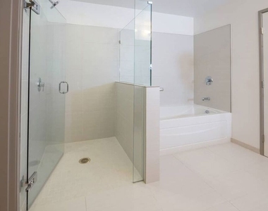 3033 Wilshire Boulevard - Photo Thumbnail 13