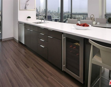 3033 Wilshire Boulevard - Photo Thumbnail 6