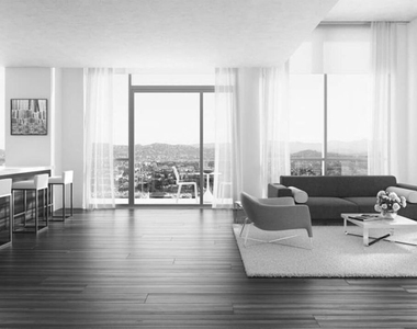 3033 Wilshire Boulevard - Photo Thumbnail 12